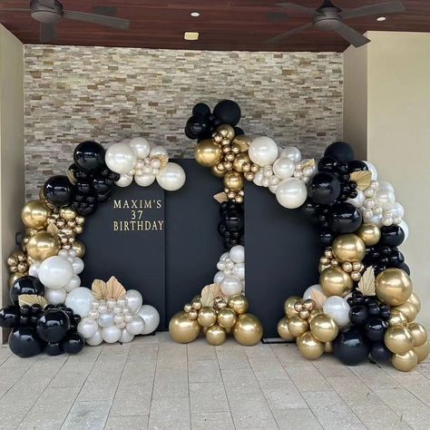 Balloon Garland With Flowers, White And Gold Balloon Garland, White Gold Balloon Garland, Garland With Flowers, Gold Balloon Garland, 37 Birthday, Black White And Gold, Black Balloons, Balloon Backdrop