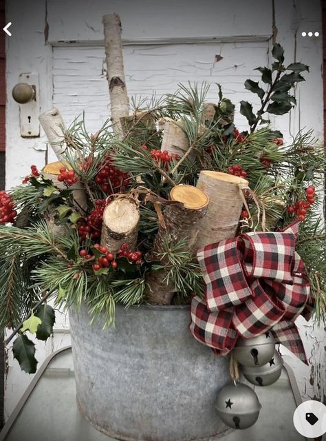 Sap Bucket Decor Christmas, Christmas Barrel Decor, Winter Porch Pots Ideas, Galvanized Tub Christmas Decor, Washtub Decor Ideas, Winter Porch Decor After Christmas, Cabin Christmas Decor Rustic, Pine Arrangements, Rustic Christmas Front Porch