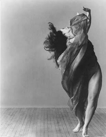 Lois Greenfield, Isadora Duncan, Tableaux Vivants, Dance Movement, Kunst Inspiration, Foto Vintage, Dance Photos, Photo Vintage, Modern Dance