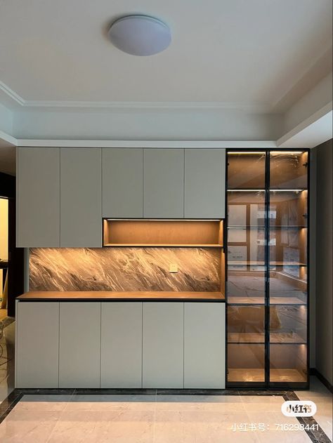 Crockery Cabinet Design, Tiny Kitchens, Kitchen Cabinetry Design, Crockery Unit Design, Desain Pantry, Kitchen Ideals, تصميم داخلي فاخر, Interior Design Your Home, Courtyard Design