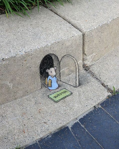 The Ephemeral Art Of Chalk. David Zinn Extracts Life From The Streets And Walls (New Pics) Romantic Decorating Ideas, Fun Chalk Art, David Zinn, Pavement Art, Ephemeral Art, Brick Art, Sidewalk Chalk Art, Sidewalk Art, Prințese Disney