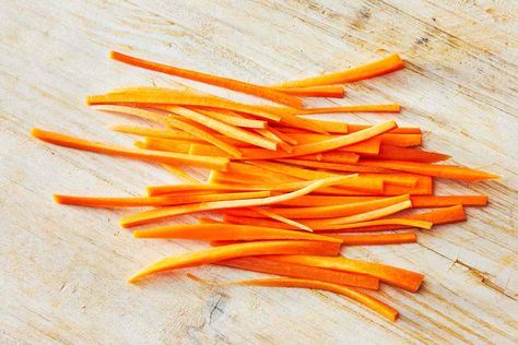 How To Julienne Carrots, How To Cut Carrots, Julienne Carrots, Carrot Slaw, Julienned Carrots, Carrot Salad, Chopped Carrots, Culinary School, Vegetable Peeler