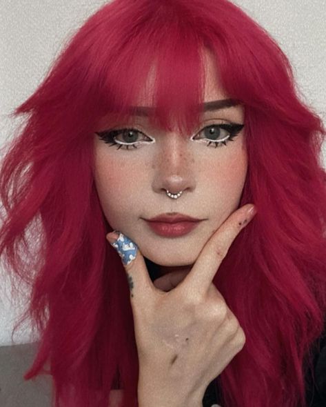 E Girl Makeup, Color Aesthetic, Dyed Hair Inspiration, Red Wigs, Edgy Makeup, E Girl, Alternative Hair, Hair Reference, Hair Inspiration Color