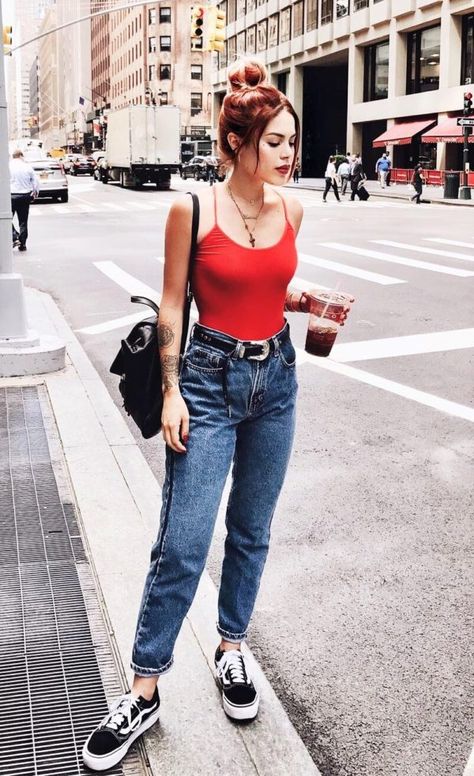 Necklace, red top, mom jeans & Vans shoes by luanna Summer Grunge Outfits, Grunge Looks, Mode Rock, Look Grunge, Vogue Editorial, Mom Jeans Outfit, Outfit 90s, Grunge Look, Outfit Trends