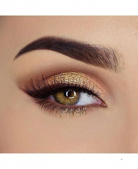 Eye Makeup Glitter, Kuas Makeup, Make Up Gold, Gold Eyeliner, Glitter Shadow, Makeup Pengantin, Makeup Tip, Smink Inspiration, Mascara Makeup