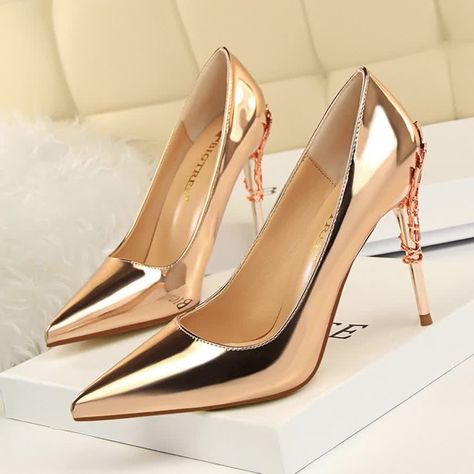 👠👠Champagne Leather Metal High Heel Pumps Shoes ✈✈Worldwide Free Shipping. 💋💋Tag your friends who would love these. Visit Heelscn.com… Pointed Pumps, Super High Heels, Womens Shoes High Heels, Leather High Heels, Patent Leather Heels, Fashion High Heels, Womens Ankle Boots, High Heels Stilettos, Designer Heels