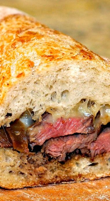 Filet Mignon Sandwich Filet Mignon Sliders, Filet Mignon Recipes Grilled, Filet Steak, Steak And Cheese, Steak Sandwich Recipes, Mignon Steak, Filet Mignon Recipes, Filet Mignon Steak