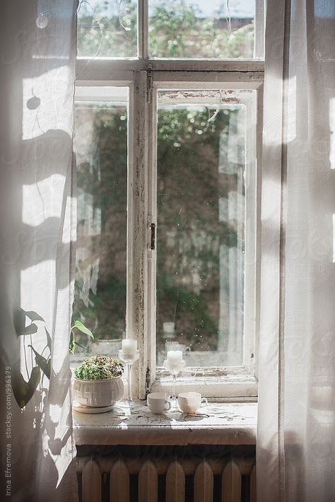 Two cups of tea on a window lighted by bright morning sun Bright Morning Aesthetic, Open Window Aesthetic, Shabi Chic, Morning Window, Bright Morning, An Open Window, Window Photography, Beautiful Windows, Window Light