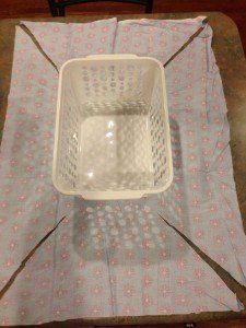 Dollar Store Bin Makeover Crafty Gifts For Boyfriend, Dollar Store Bins, Diy Organizer, Diy Rangement, Diy Bricolage, Trendy Sewing, Boyfriend Diy, Gifts For Boyfriend, Crafty Gifts