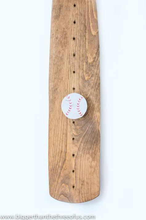 DIY Baseball Bat Growth Chart for Nursery-1-2 Baseball Themed Nursery, Baseball Bat Holder, Baseball Project, Baseball Diy, Jigsaw Projects, Bat Craft, Baseball Crafts, Baseball Wall, Cupcake Display