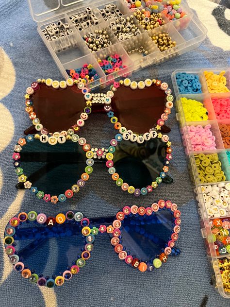 Tapeta Z Hello Kitty, Beaded Sunglasses, Fun Sleepover Ideas, Friend Activities, Sleepover Things To Do, Summer Fun List, 14th Birthday, Diy Crafts To Do, Craft Night