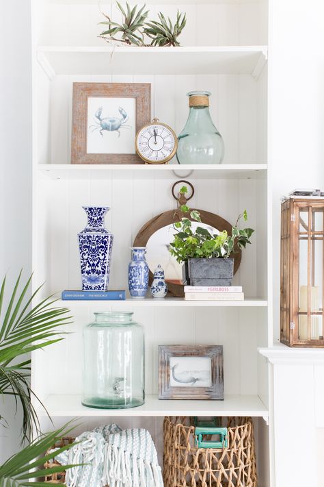 Craftberry Bush | Summer Home Tour 2016 | http://www.craftberrybush.com Styling Bookshelves, Creative Bookshelves, Styling Shelves, Decorating Bookshelves, Bookcase Styling, Bookcase Decor, Bookshelf Styling, Coastal Living Rooms, Decorating Shelves