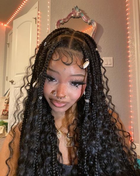 Goddess Braids With Jewels, Fairy Braids Black Women, Hair Inspo Braids Black, Braids Curls Hairstyles, Hair Inspiration Black Women Braids, Angel Braids Black, Fairy Braids Hairstyles Black, Sza Braids Hairstyles, Braids With Shells And Beads