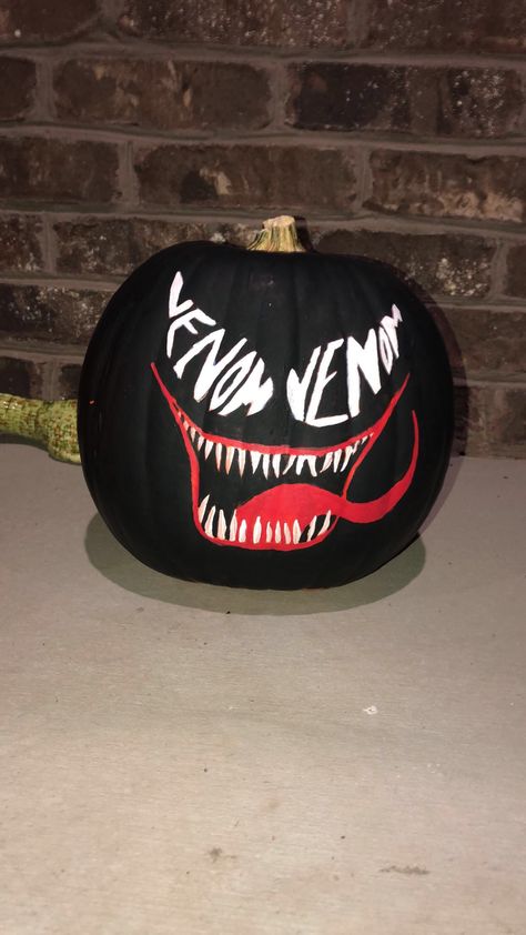 Venom pumpkin painting Pumpkin Painting Designs Disney, Avenger Pumpkin Painting, Pumpkin Painting Ideas Creative Scary, Marvel Painted Pumpkins, Venom Pumpkin Painting, Punkin Painting Ideas Halloween, Creepy Pumpkin Painting, Black Pumpkin Painting Ideas, Scary Pumpkin Painting Ideas