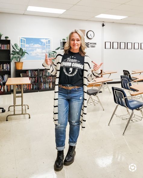 Combat Boots Teacher Outfit, Straight Jeans With Dr Martens, Rainy Day Outfit Dr Martens, Teacher Jeans Outfit Fall, Doc Martin Office Outfit, Docs And Jeans Plus Size, Dr Marten Teacher Outfit, Boyfriend Jeans Outfit Winter Boots, Casual Friday Teacher Outfit Jeans