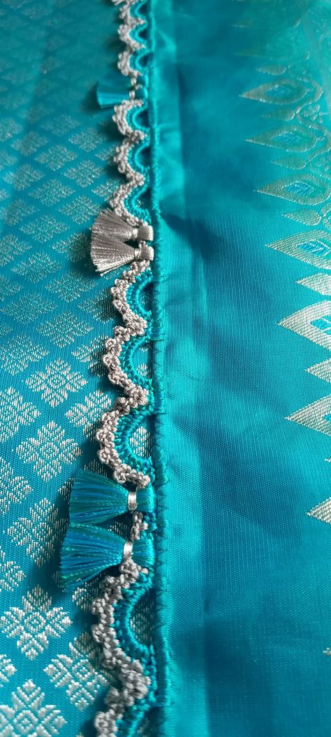 #saree kuchu#krosha kuchu Kuchu Designs Saree Bridal, Saree Resa New Design, Kuch Designs For Silk Sarees, Sadi Resa Design, Sare Kuchulu Designs, Kucchu Designs Saree, Sari Kuchu Designs, Kucchu Designs For Silk Saree, Saree Pallu Kuchu Designs