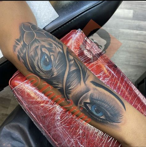 Eye Tattoo Ideas Black Women, Tiger Eye Tattoo For Women, Blue Tattoo On Brown Skin, Shoulder Name Tattoo, On Hand Tattoo, Tiger Eyes Tattoo, Heart Tattoo Ideas, Blue Ink Tattoos, Hand Tattoos For Girls