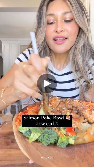 Salmon Bowl Low Carb, Keto Salmon Bowl Recipes, Low Carb Poke Bowl, Keto Salmon Bowl, Poke Bowl Salmon, Cucumber Pickled, Salmon Poke Bowl Recipe, Salmon Poke Bowl, Low Carb Sushi