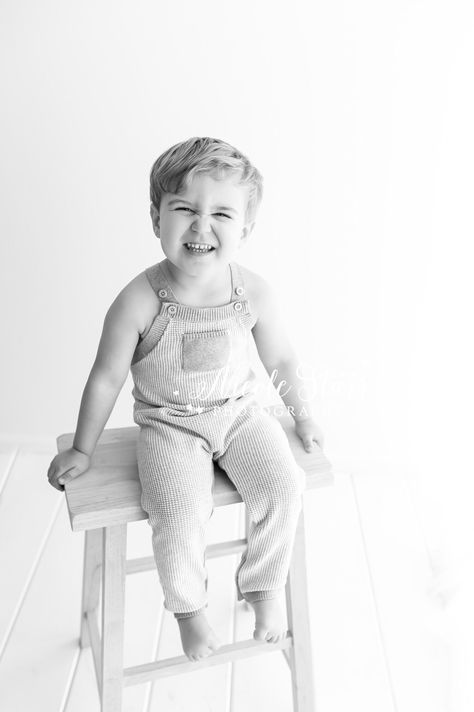 Toddler Boy Photography, Headshot Studio, Studio Maternity Shoot, Toddler Portraits, Toddler Poses, Toddler Pictures, Baby Wardrobe, Toddler Photoshoot, Toddler Photos