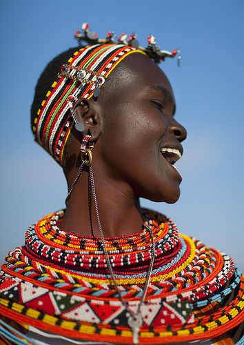 Samburu woman, Kenya. By Eric Lafforgue. Like the Maasai, women wear colorful beaded necklaces. The number of necklaces is a sign of wealth, often given as dowry. Woman Profile, Eric Lafforgue, Afrikaanse Kunst, Afrikaanse Mode, Female Profile, African People, Art Africain, We Are The World, Maasai