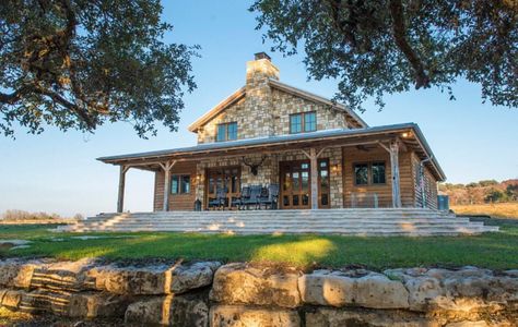 Ranch house. Beam House, Texas House Plans, Modular Home Plans, Small Cabins, Post And Beam Home, 1st House, Hill Country Homes, Barn Homes, Timber Frame Homes