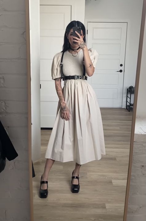 Harness Outfit, Harness Fashion, Tan Dress, E Girl, Mode Inspo, Goth Outfits, A Mirror, Mode Inspiration, Outfits Casuales