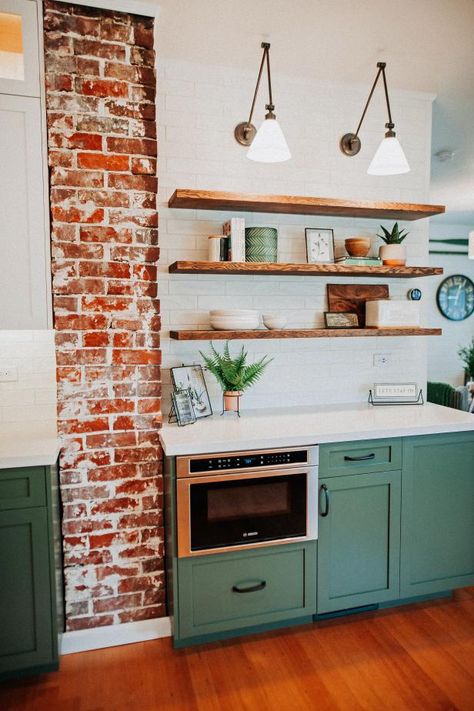 Red Brick Interior, Red Brick Kitchen, Kitchen Brick Wall, Vintage Green Kitchen, Kitchen Brick, Brick Wall Kitchen, Brick Wall Ideas, Brick Backsplash Kitchen, Wall Green