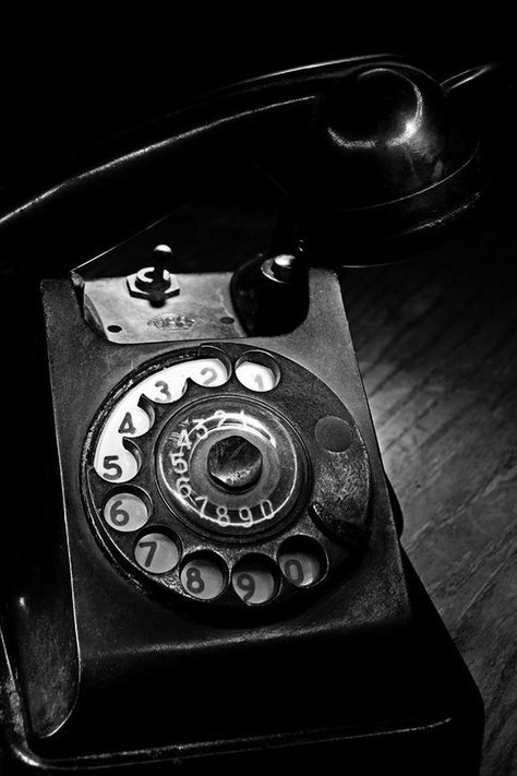 renesoto Black Pics, Black And White Photo Wall, Black And White Picture Wall, Vintage Phones, Vintage Telephone, Gray Aesthetic, Old Phone, Foto Vintage, Black And White Aesthetic