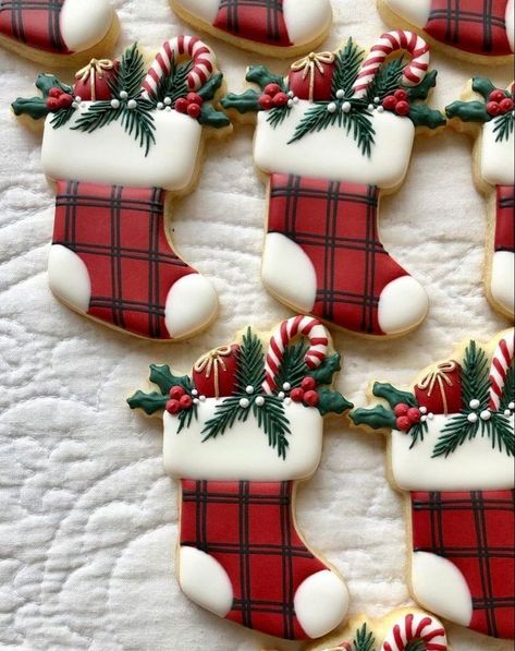 Stocking Cookies, Jul Kaka, Christmas Sugar Cookies Decorated, Cute Christmas Cookies, Royal Iced Cookies, Christmas Biscuits, Winter Cookie, Eat Cookies, Sugar Cookie Designs