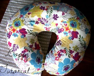 Boppy cover tutorial! Sew Tutorials, Boppy Pillow Cover, Cloud Dough, Boppy Cover, Boppy Pillow, Baby Projects, Baby Diy, Neck Pillow, Tummy Time