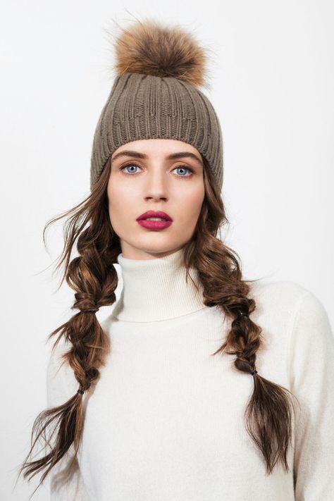 Beanie Baby- HarpersBAZAAR.com Skiing Hairstyles, Ski Hair, Beanie Hairstyles, Long Face Hairstyles, Hat Hair, Greasy Hair Hairstyles, Modern Hairstyles, Winter Hairstyles, Hair Photo