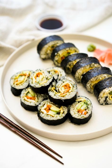 Sushi With Egg, Egg Sushi Rolls, Egg Sushi, Homemade Sushi Rolls, Vegetarian Sushi, Tuna Sushi, Egg Omelet, Avocado Cucumber, Pickled Ginger