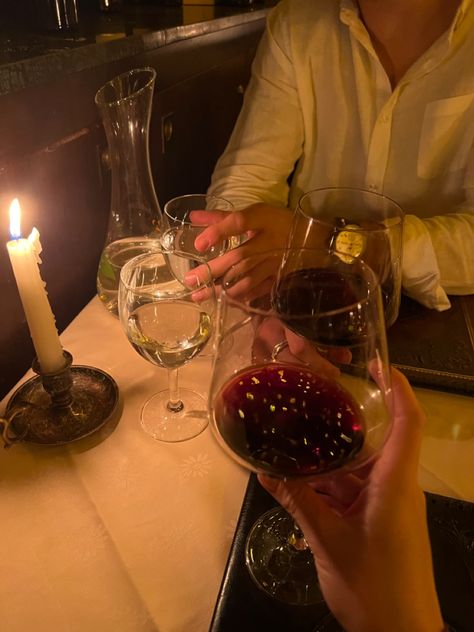 Italian Restaurant Date Aesthetic, Italy Date Aesthetic, Romantic Dinner Restaurant, Liquor Snapchat, Dinner Date Aesthetic, Couples Dining, Romantic Italy, Christmas In, Bar Wedding Reception