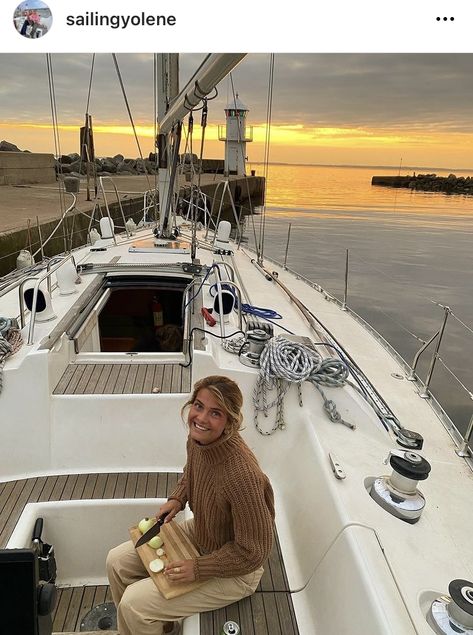 Sailboat Living Aesthetic, Liveaboard Sailboat, Sailing Life, Boat House Interior, Women Sailing, Sailboat Living, Sail Life, Scandinavian Lifestyle, Boat Life