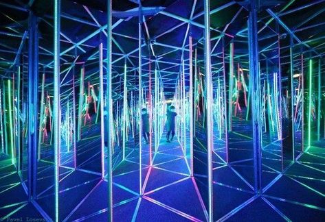 House of mirrors/Mirror maze. House Of Mirrors, Mirror Maze, Fifth Dimension, Marie Madeleine, Mirror Room, Hall Of Mirrors, Infinity Mirror, Mirror House, Art Installation