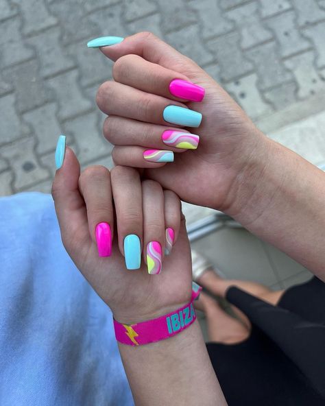 65 Prettiest Summer Nails to Inspire You Summer Nails 2023, Spring Acrylic Nails, Simple Gel Nails, Summery Nails, Cute Gel Nails, Nails 2023, Acrylic Nails Coffin Short, Nagel Inspo, Neon Nails