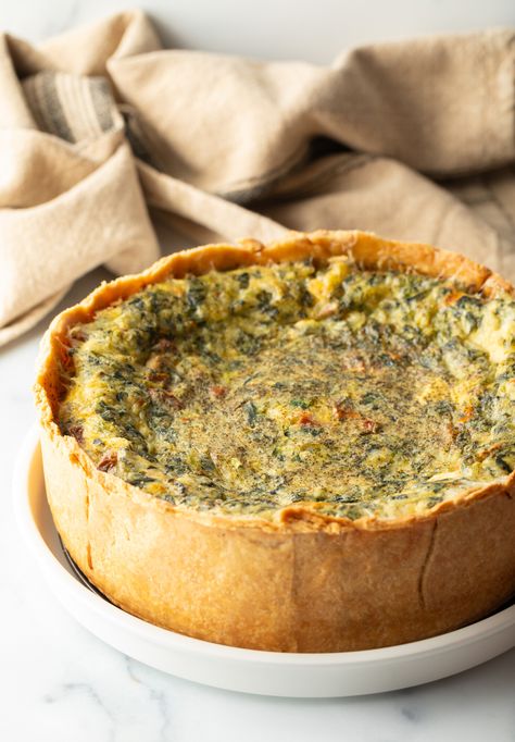 Deep Dish Quiche, Vegetarian Quiche Recipes, Lighter Recipes, Vegetarian Quiche, Veggie Quiche, Bariatric Diet, A Spicy Perspective, Weeknight Recipes, Food Innovation