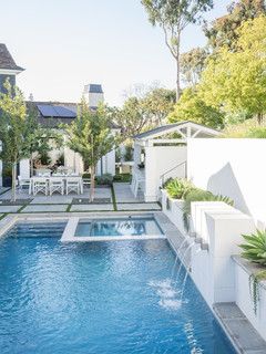 Square Swimming Pool Ideas, Square Pool Design Backyard, Plunge Pool With Spa, Modern Pool With Water Feature, Side Yard Pool Design, Pool And Landscape Ideas, Modern Pool And Spa Backyard, Square Swimming Pool Designs, Simple Pool With Hot Tub