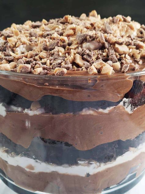 Trifle Desserts Heath Bar, Brownie Heath Bar Trifle, Heath Bar Trifle, Cookie Trifle, Heath Bar Trifle Recipe, Heath Desserts, Heath Bar Dessert, Heath Bar Cake, Trifle Bowl Recipes