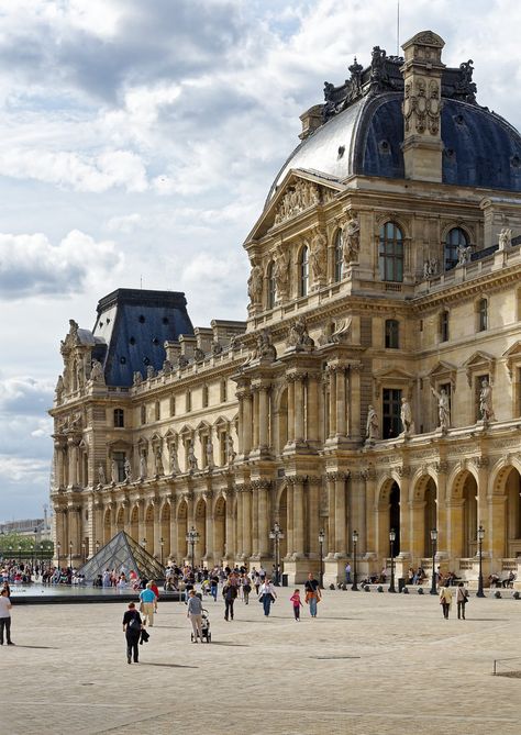 Louvre Museum Architecture, Enviroment References, Museum Exterior, Louvre Palace, Paris Buildings, Pyramid Building, Paris Louvre, The Louvre Museum, Le Louvre