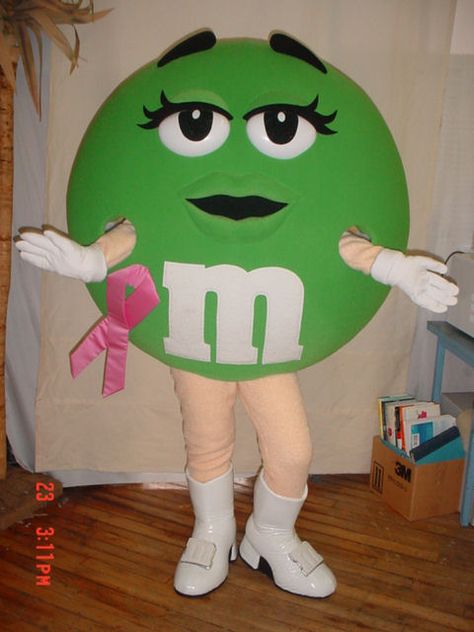 Green Lady M & M custom mascot Green M&m Character, Disney Descendants Party, Short Guy, Mascots Costumes, Carnival Crafts, Armadura Cosplay, Descendants Party, Miss Green, M&m Characters