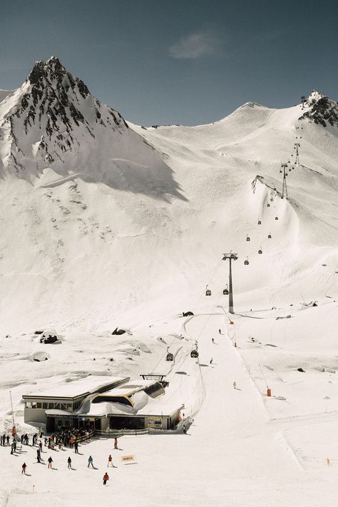 Ski Resort Aesthetic, Skiing Aesthetic, Ski Aesthetic, Ski Slope, Ski Instructor, Snow Trip, Ski Vacation, Ski Season, Winter Scenery