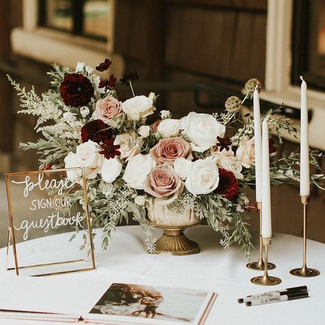 guest book setup (different frame) Wedding Guest Book Table Decorations, Wedding Entry Table, Wedding Entrance Table, Guest Book Table Decor, Vintage Reception, Wedding Welcome Table, Wedding Guest Book Table, Wedding Guest Table, Welcome Table