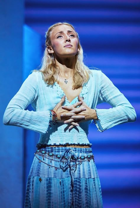 Gabriella Williams as Sophie Sheridan | Mamma Mia 2015/16 West End Mamma Mia Movie Outfits, Sophie Mamma Mia, Mamma Mia Broadway, Mamma Mia The Musical, Mamma Mia Outfits, Mamma Mia Musical, Mia Outfits, Christy Altomare, Momma Mia