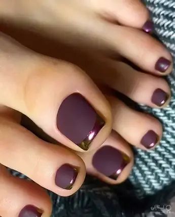 Trendy Toes: Top Summer Toe Nail Colors of 2024 Fall 2024 Toe Nail Colors, Toe Nail Designs Fall, Toe Polish Ideas, September Toe Nails Color, Fall Mani Pedi, Neutral Pedicure Ideas, Pedicure Ideas Summer 2024, Winter Pedicure Colors, Fall Pedi