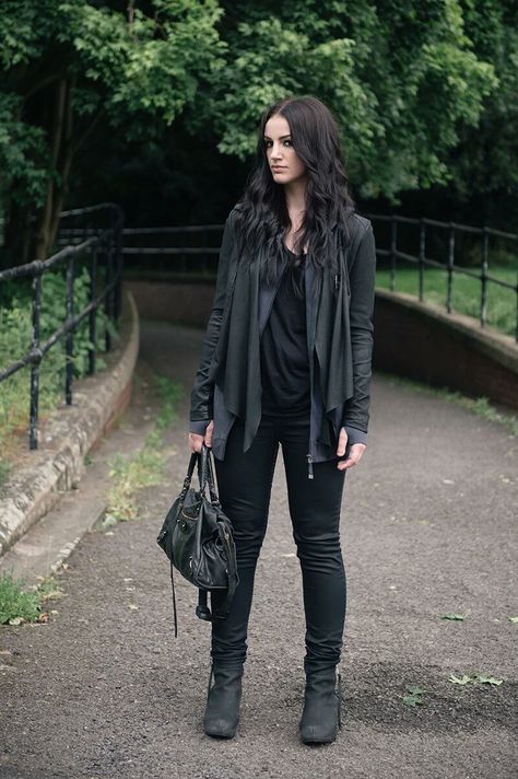 Strega Fashion, Rocker Girl, Casual Chique, Looks Black, All Black Outfit, Dark Fashion, Casual Street Style, Helmut Lang, Street Style Outfit