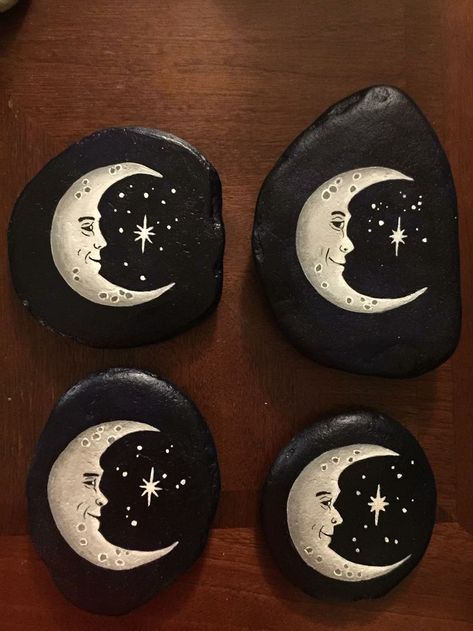 Witch Stones Rocks, Painting Black Rocks, Witchy Painted Rocks, Witchy Rock Painting, Moon Painted Rocks, Galaxy Rocks, Easy Rock Painting Ideas, Easy Rock Painting, Painted Rock Cactus