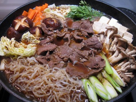 Sukiyaki Recipe, Japanese Dinner, Vegetables Recipes, Sliced Meat, Japanese Cooking, Japanese Dishes, On The Menu, Asian Cooking, Asian Dishes