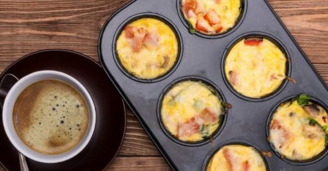 Ham and Cheese Egg Muffins make an easy, portable, and healthy breakfast that's packed with protein, good-for-you, and taste amazing. Ham And Cheese Egg Muffins, Egg Muffin Cups Healthy, Veggie Egg Muffins, Healthy Ham, Egg Muffins Healthy, Egg Muffin Cups, Chicken Honey, Slender Kitchen, Egg Muffin