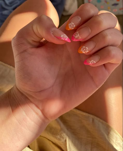 Just got new nails Hawaii Trip Nails, Summer Nail Inspo Hawaiian Flower, Tiny Flower Nail Designs, Summer French Tips With Flowers, Short Nail Designs Tropical, Hawaii Vibe Nails, Flower Nails Hawaii, Hawaiian Gel Nails, Ombré Hibiscus Nails